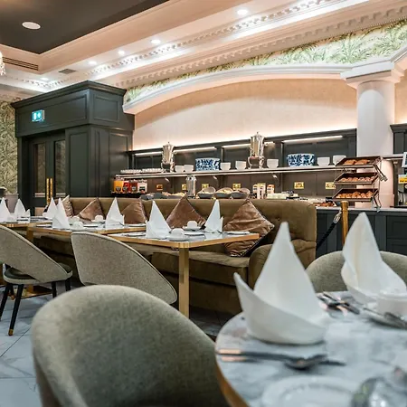 Dromhall Szálloda 4*