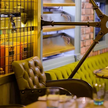 Dromhall Hotel 4*