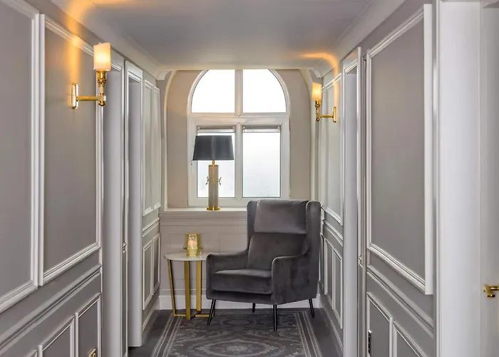 基拉尼杜郎霍尔酒店